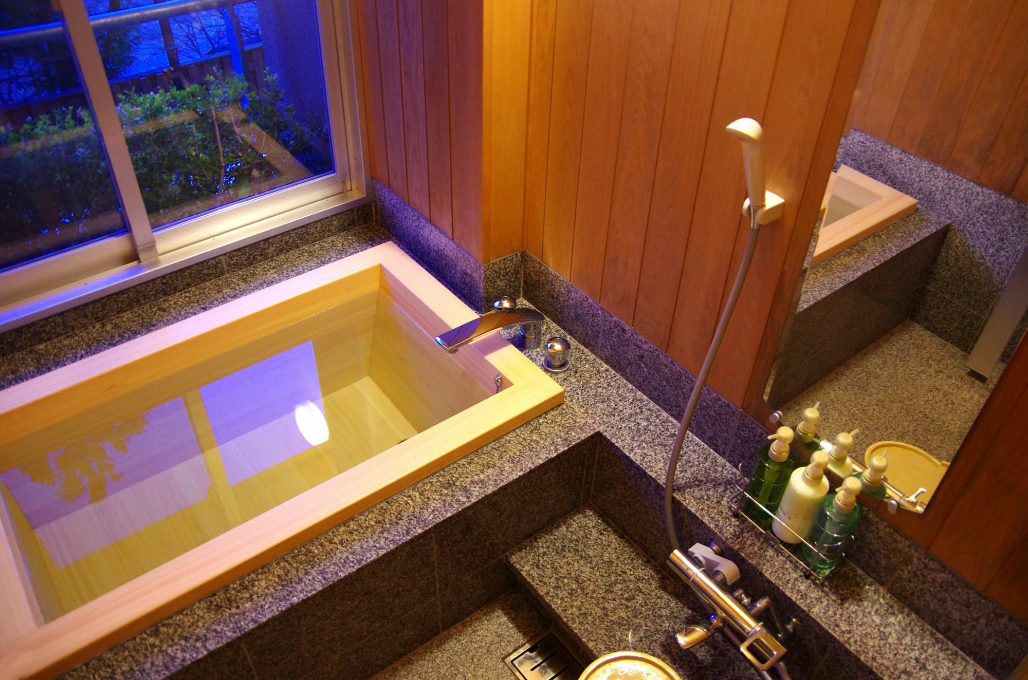 Gero Onsen Yukyunohana Exterior foto